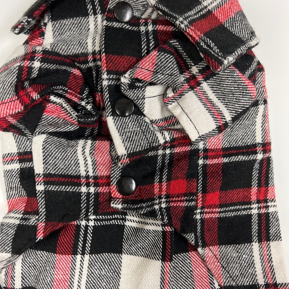 Plaid shirt snap closure never worn